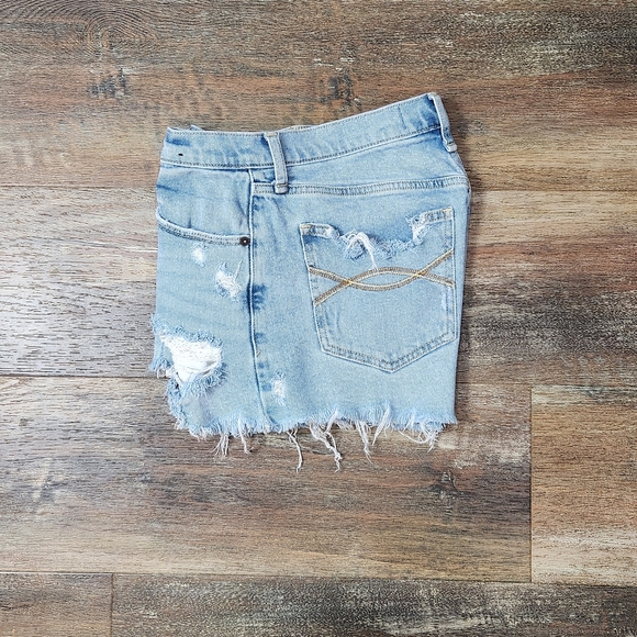 Abercrombie & Fitch High Rise New York Distressed Shorts Size 27/4R - Picture 9 of 9